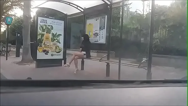 XXX bitch at a bus stop Klip baru