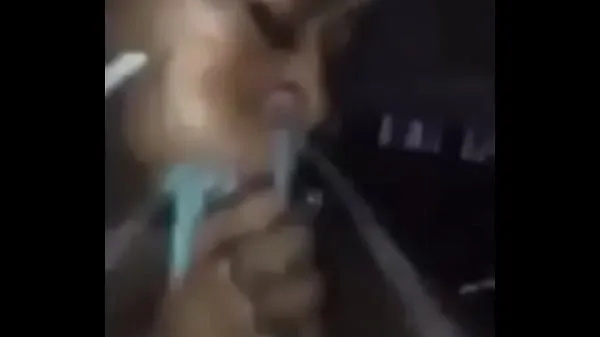 XXX Exploding the black girl's mouth with a cum ferske klipp