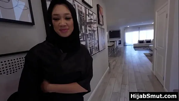 XXX Muslim girl in hijab asks for a sex lesson friske klip