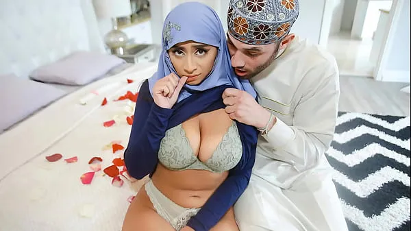 XXX Arab Husband Trying to Impregnate His Hijab Wife - HijabLust مقاطع جديدة